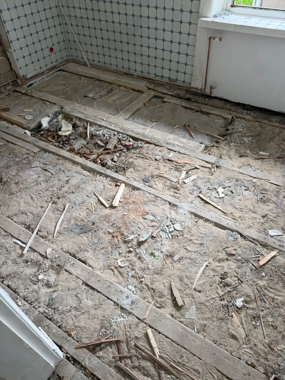 Dielenboden verlegen – Eiche Massivholzdiele geräuchert – Hauptbild KSB Hamburg