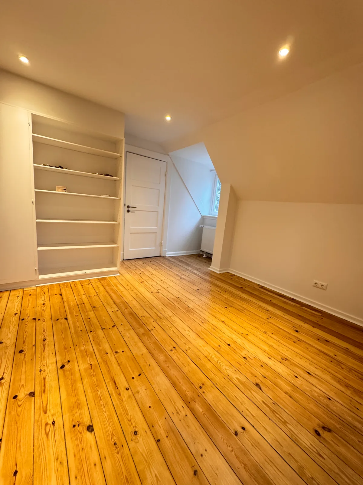 Dachgeschossausbau Elbchaussee – Studio mit Elb-Blick – Bild 3
