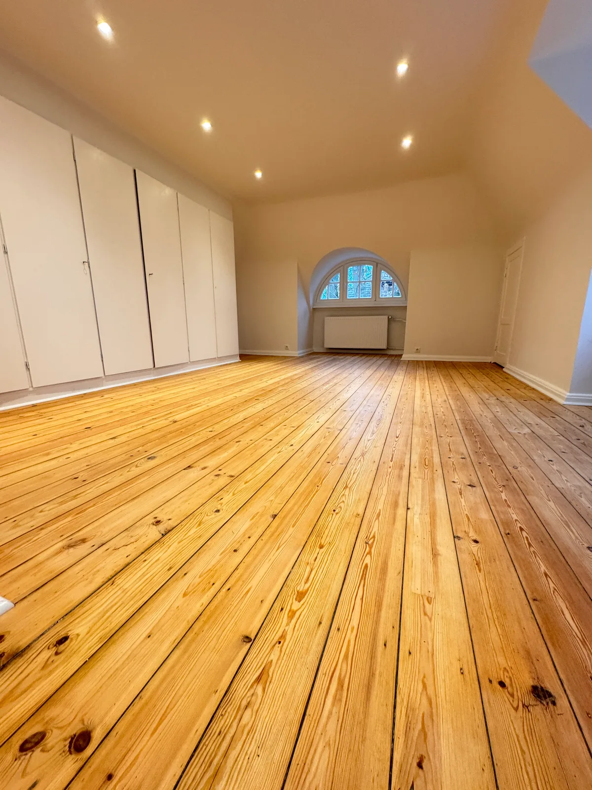 Dachgeschossausbau Elbchaussee – Studio mit Elb-Blick – Bild 5
