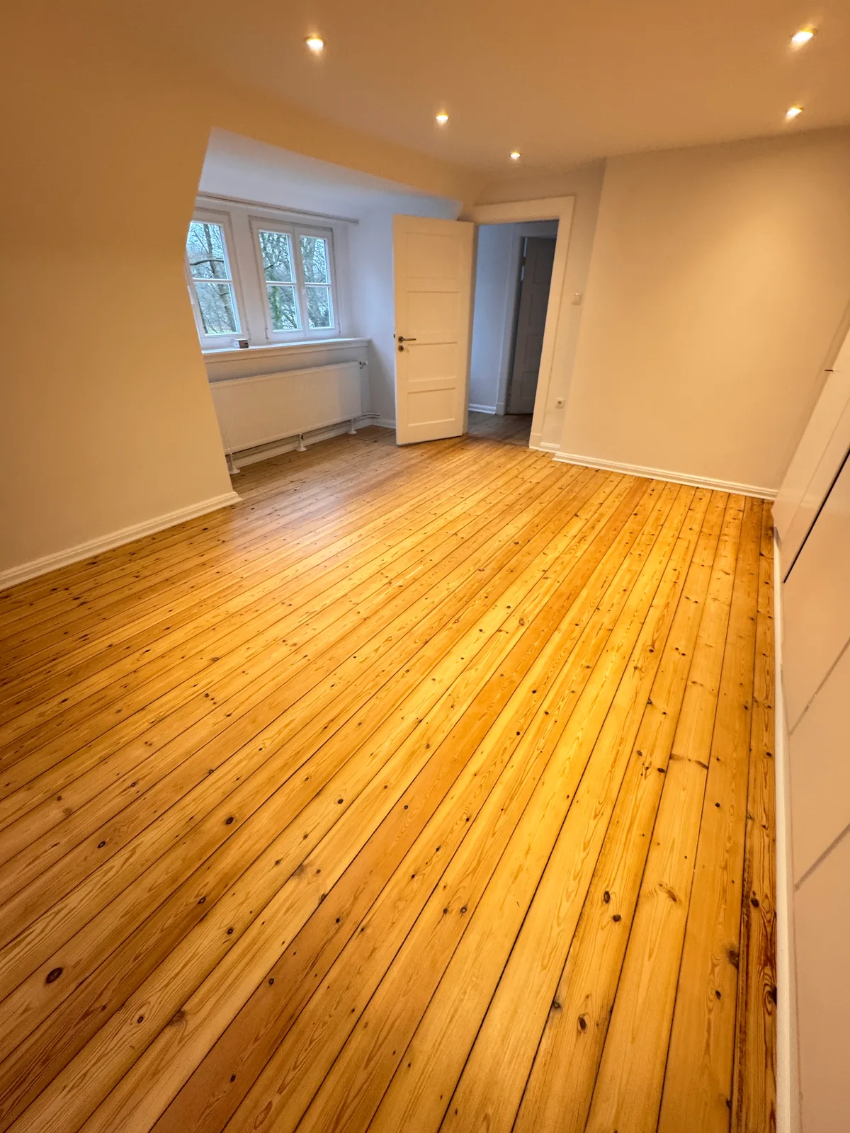 Dachgeschossausbau Elbchaussee – Studio mit Elb-Blick – Bild 6