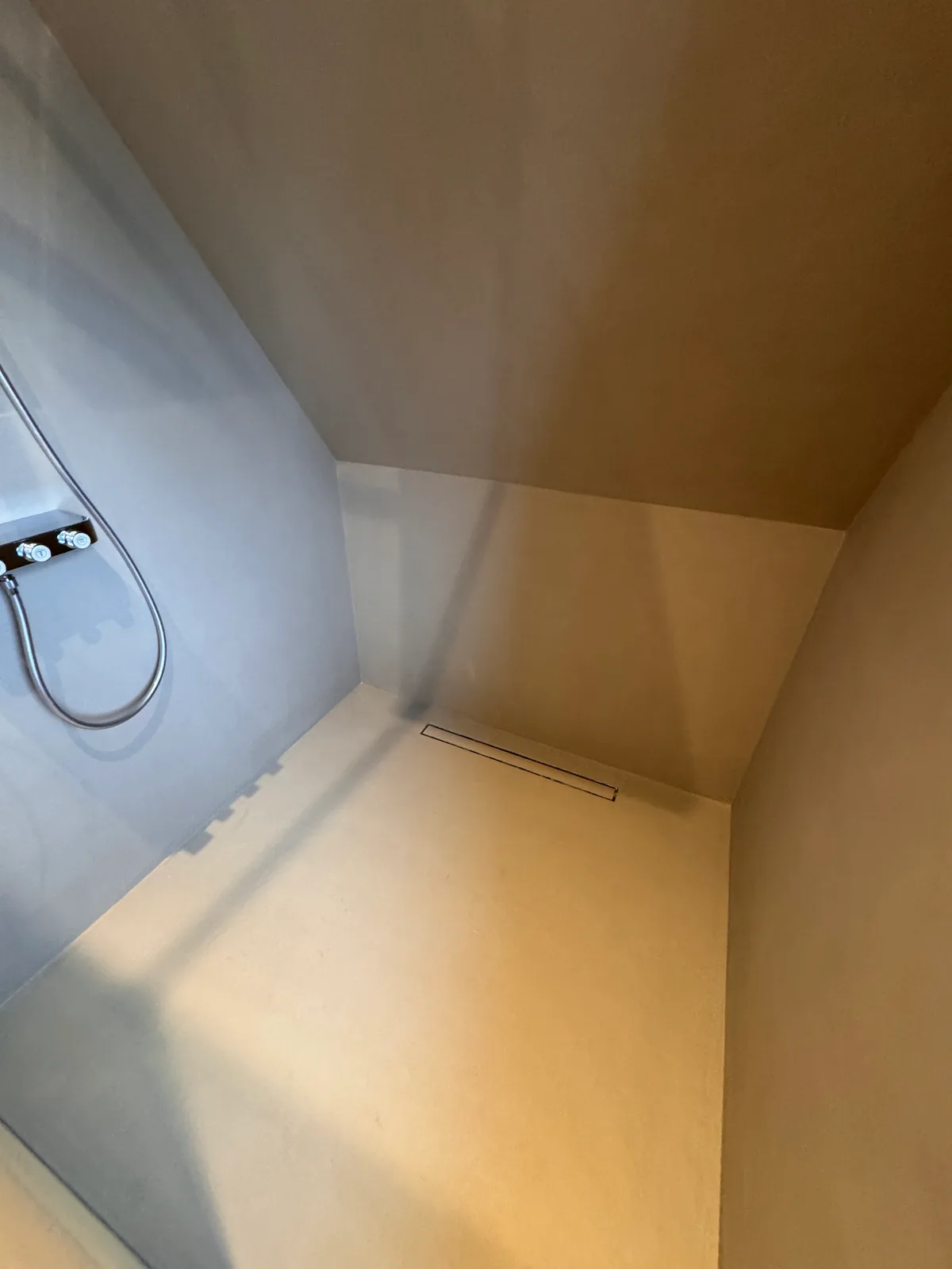 Fugenloses Badezimmer Marienthaler Straße – Familienbad – Bild 3