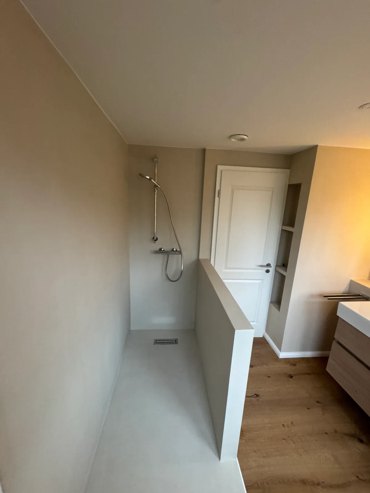 Fugenloses Bad Wandsbeker Chaussee – Hauptbad 9 m² – Bild 9